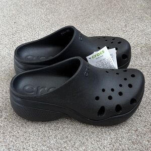 CROCS AURA Platform Clog Mule